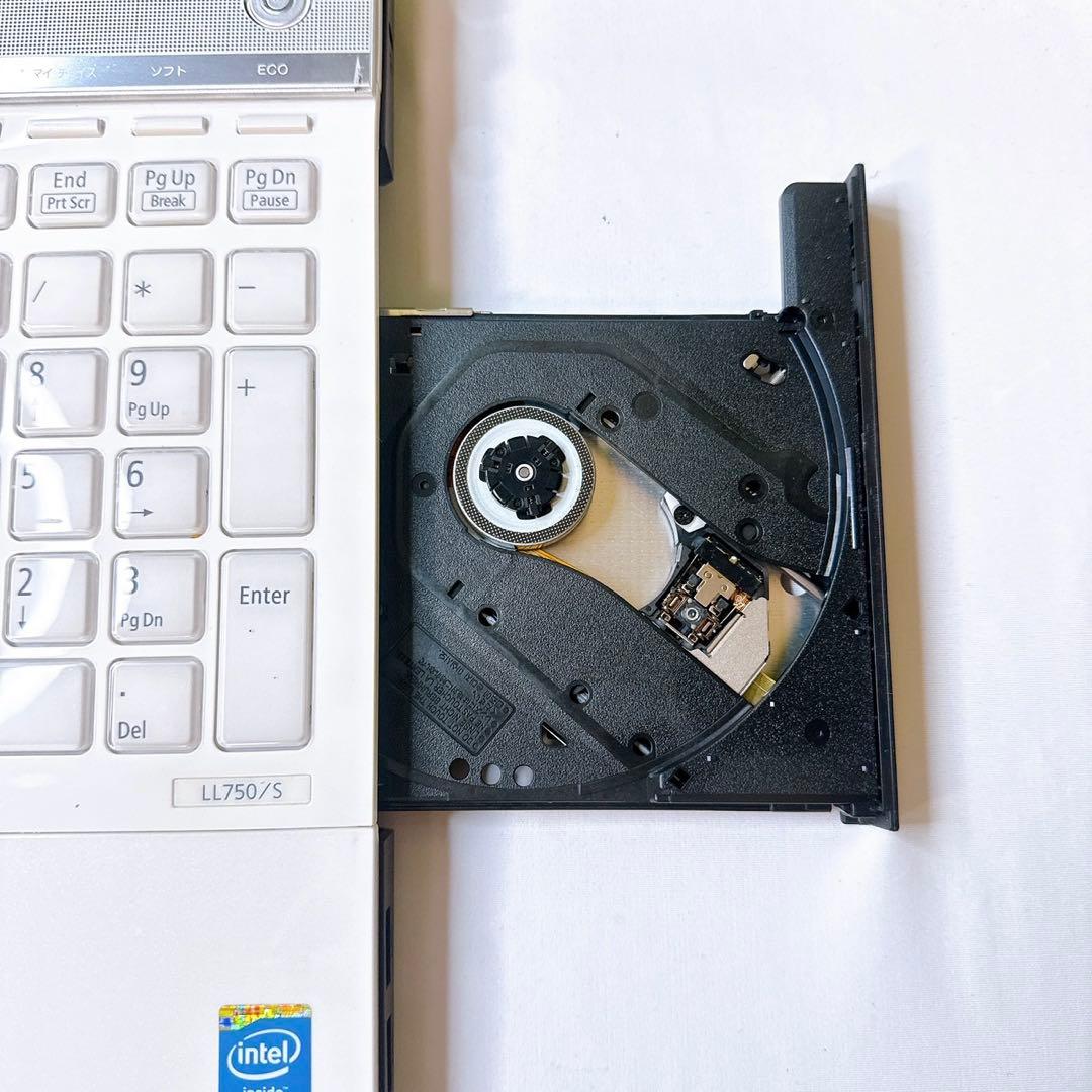 ホワイトが可愛い❤️面倒な設定済みだから届いたらすぐ使える❤️Windows11❤️