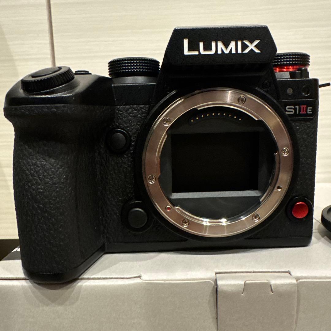 LUMIX S1IIE ミラーレス一眼カメラ