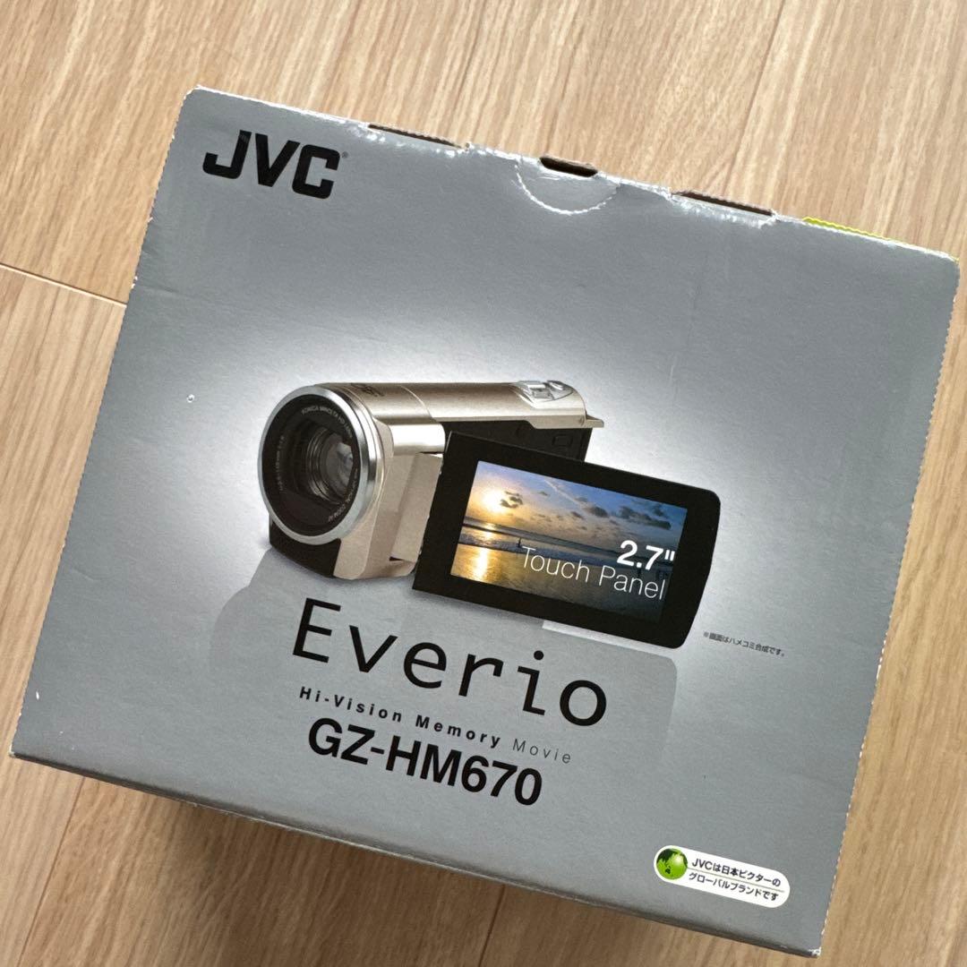Everio GZ-HM670 ホワイト⭐︎HD⭐︎ビデオカメラ⭐︎超美品