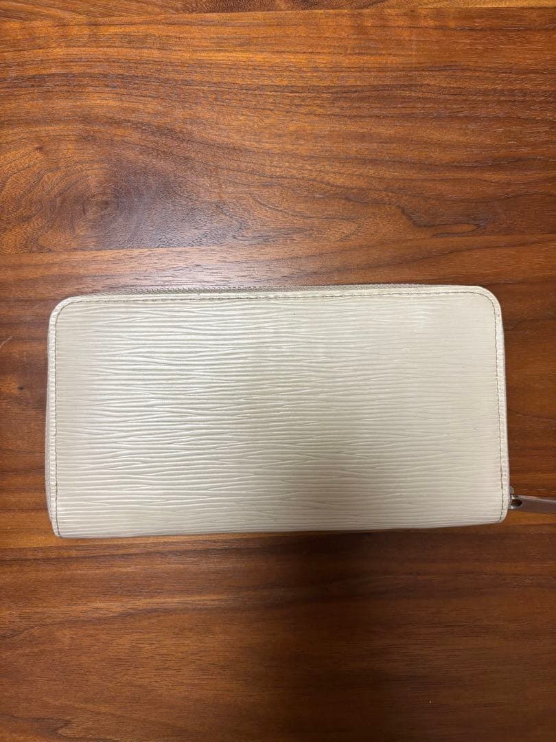 Louis Vuitton エピレザー 長財布 ホワイト