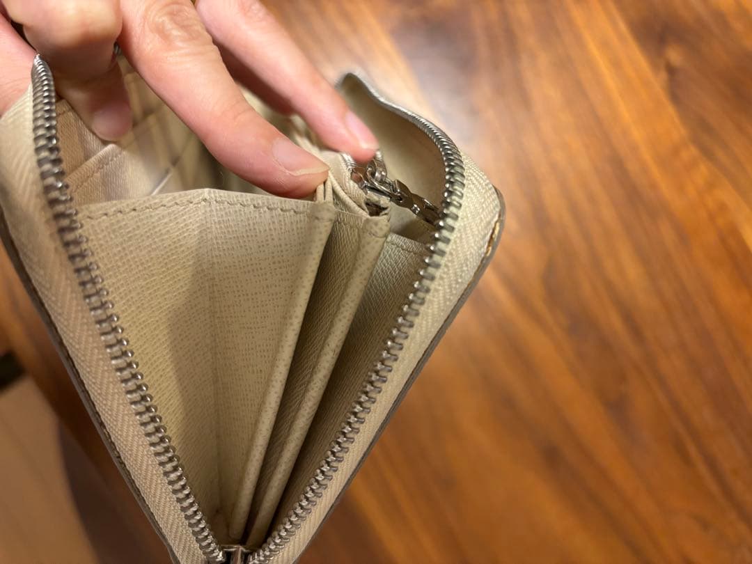 Louis Vuitton エピレザー 長財布 ホワイト