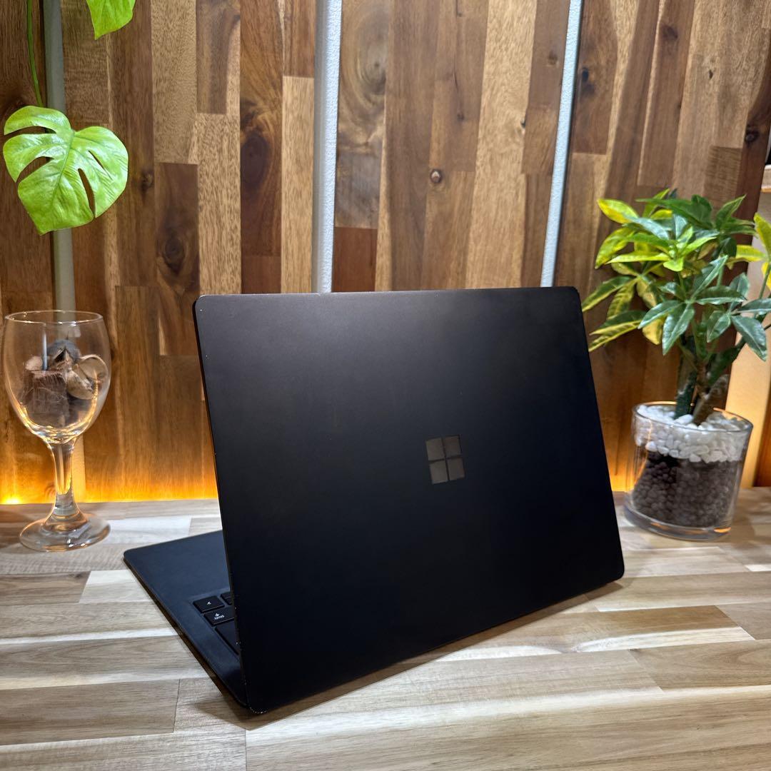 大人気‼️Surface Laptop2☘ブラック☘タッチパネル式☘ノートパソコン