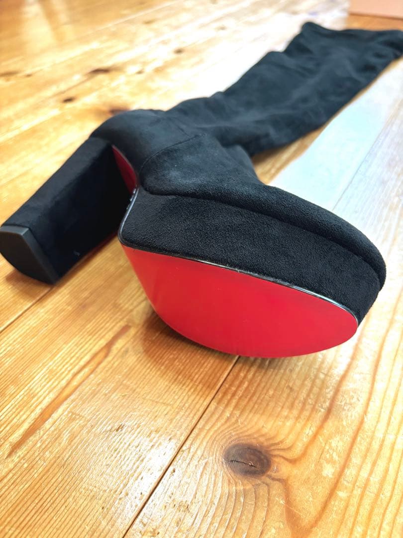 1月17日タイムセール実施中 【新品未使用】ミシェルマカロン　ニーハイ美脚ブーツ