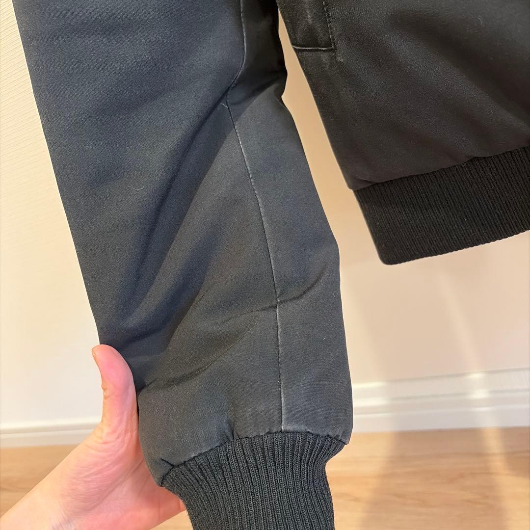 ファー付きブラックダウンジャケット