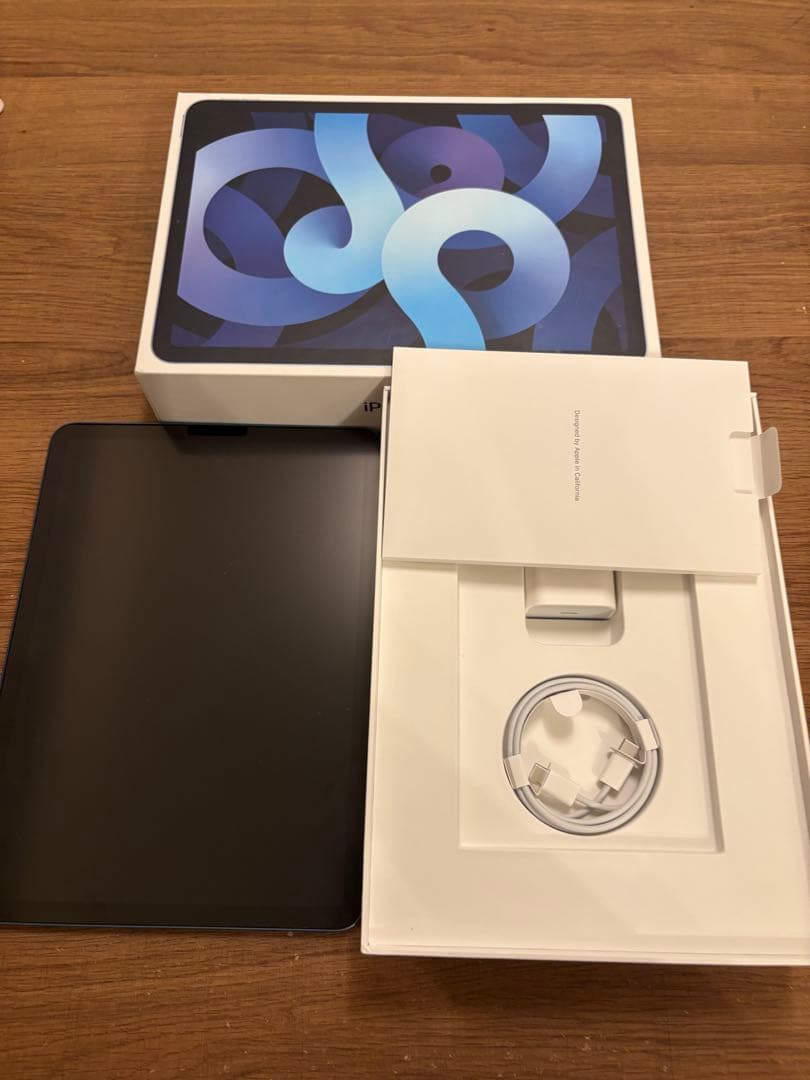 【美品】Apple iPad Air（第5世代） 256GB Wifiモデル