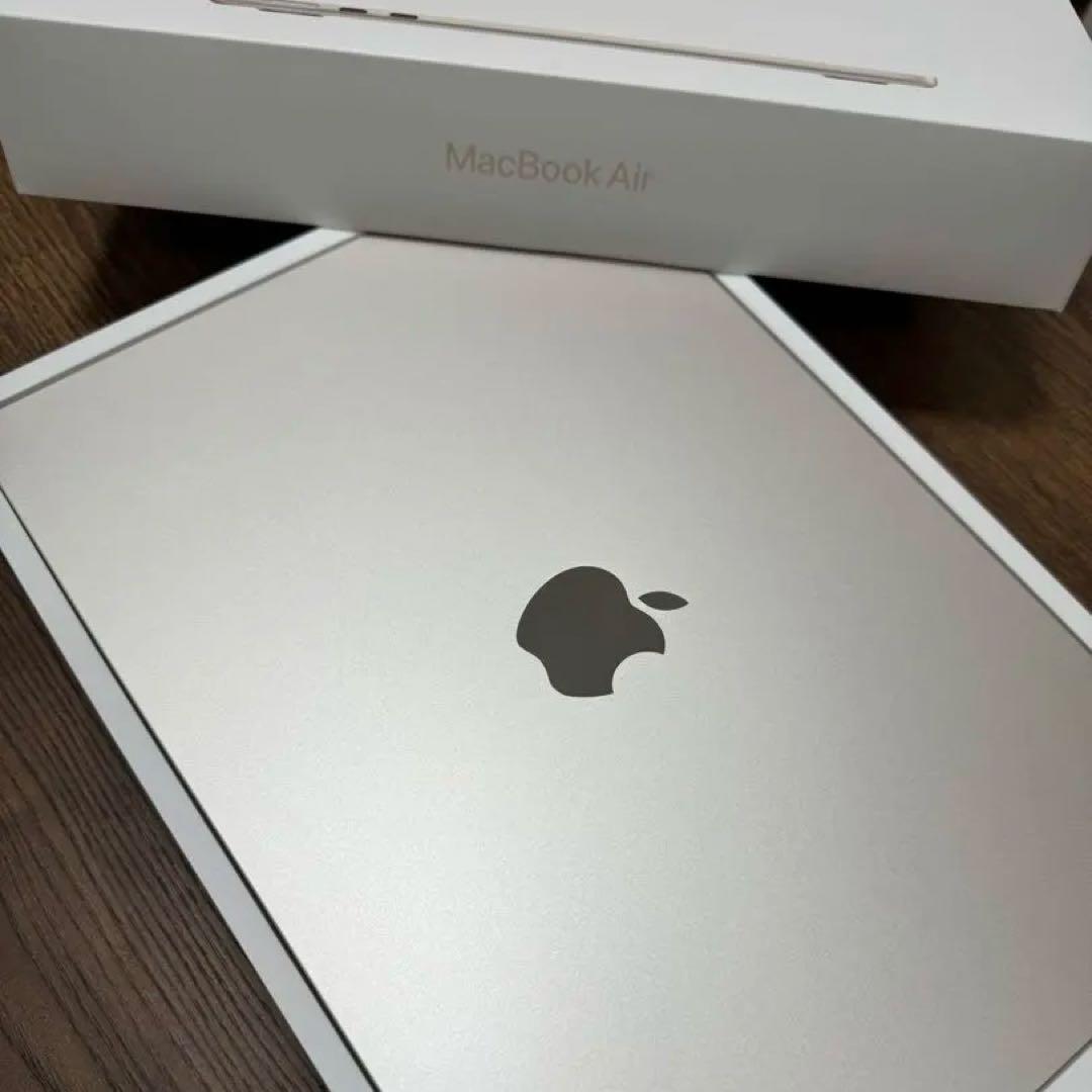 超美品MacBookAir M2 スターライト 8GB 充放電回数8回　カバー付