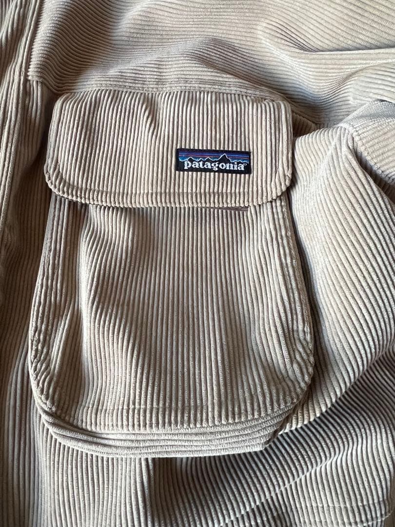 石*ン様 （激レア）patagonia フード付きジャケット M ベージュ