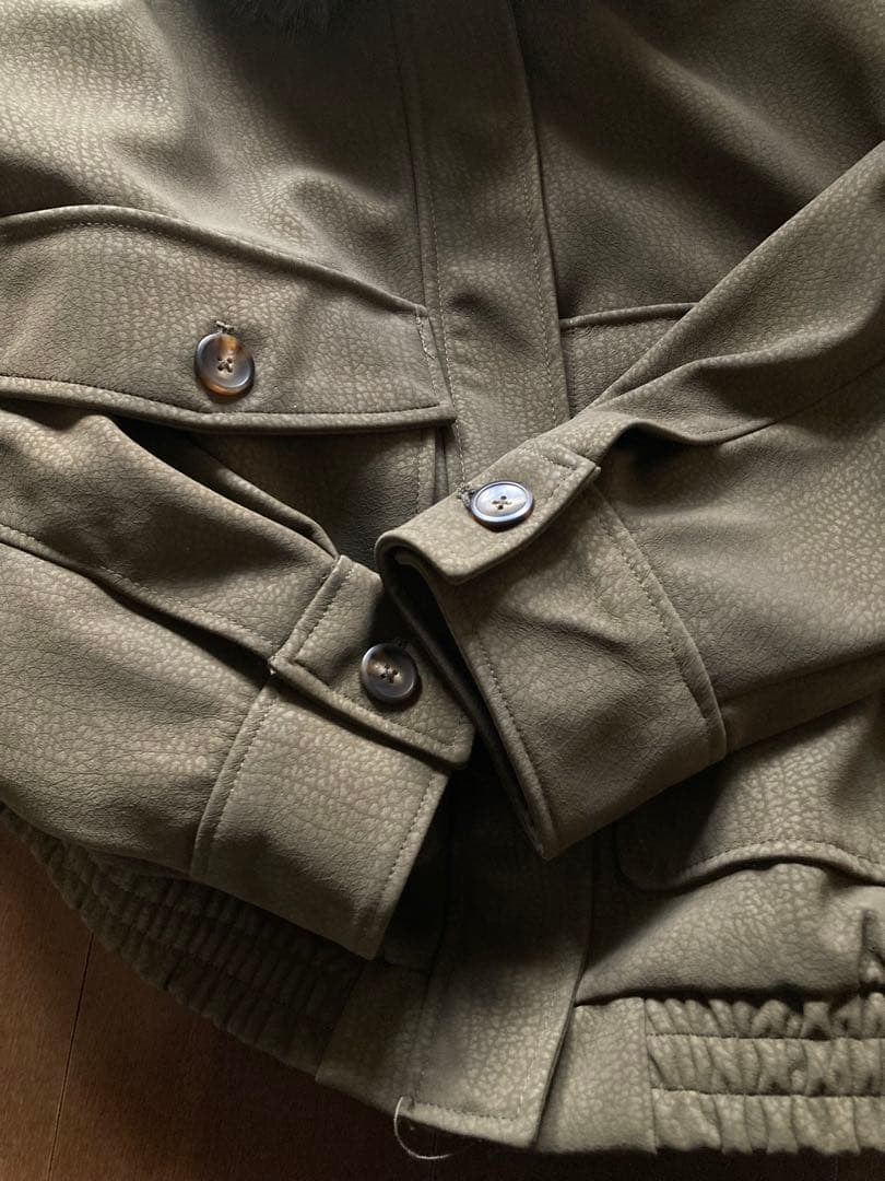 ASK 様ZARA カーキ　デタッチャブルカラー　スエード風JKファー取り外し可