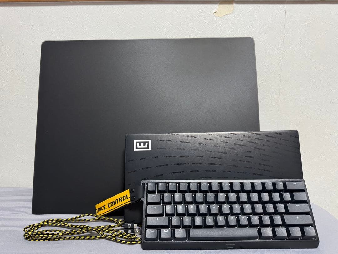 Wooting 60HE ガラスマウスパッド