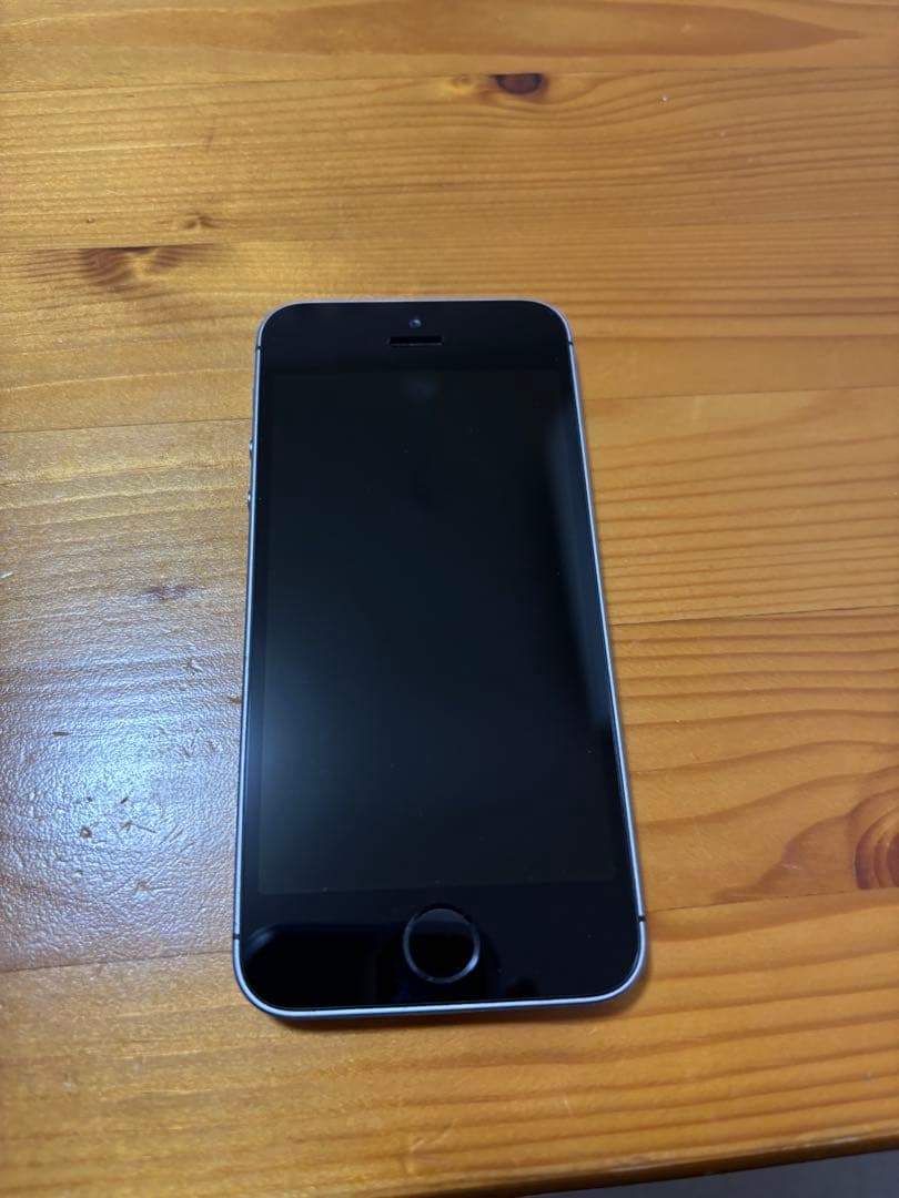 iPhone SE 1世代目　バッテリー100%
