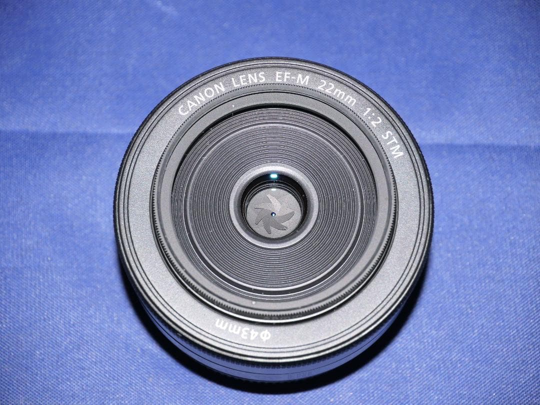 新品　未使用　高画質　軽量　CANON　キヤノンEF-M22mm F2 STM