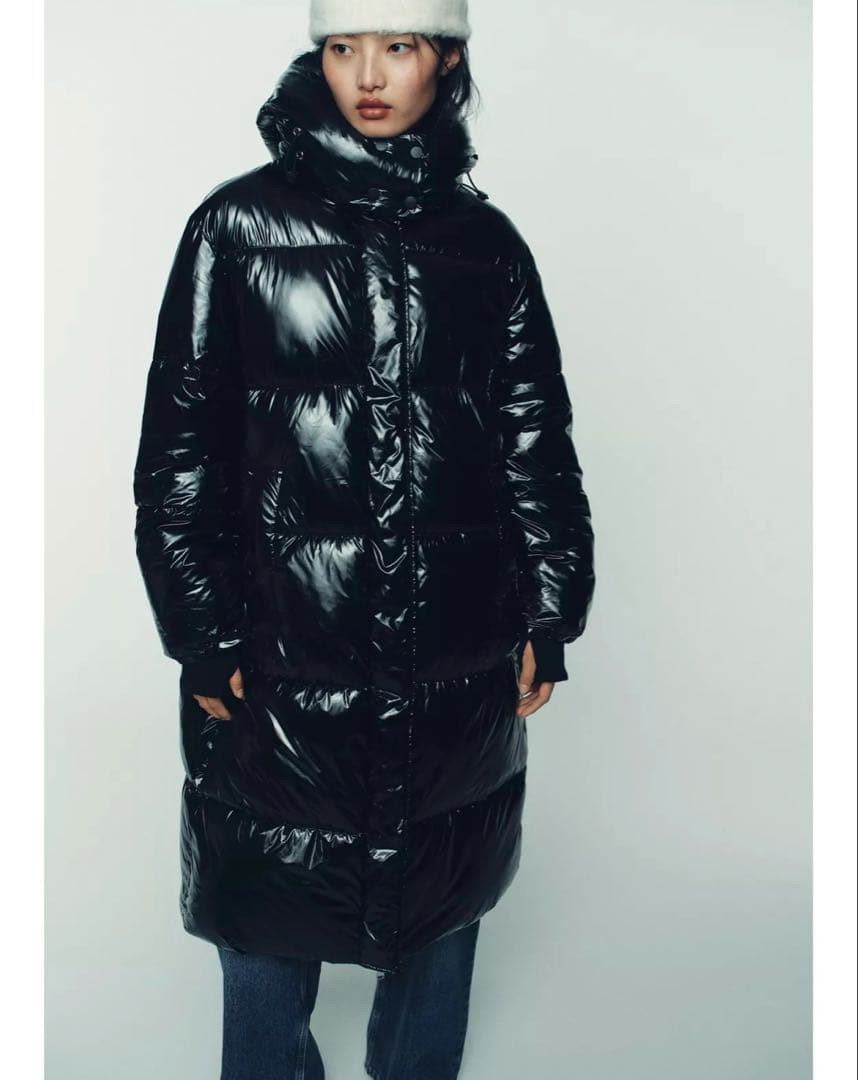 タグ付き新品★ZARAのシャイニーロングアノラック★Lサイズ★ブラック色