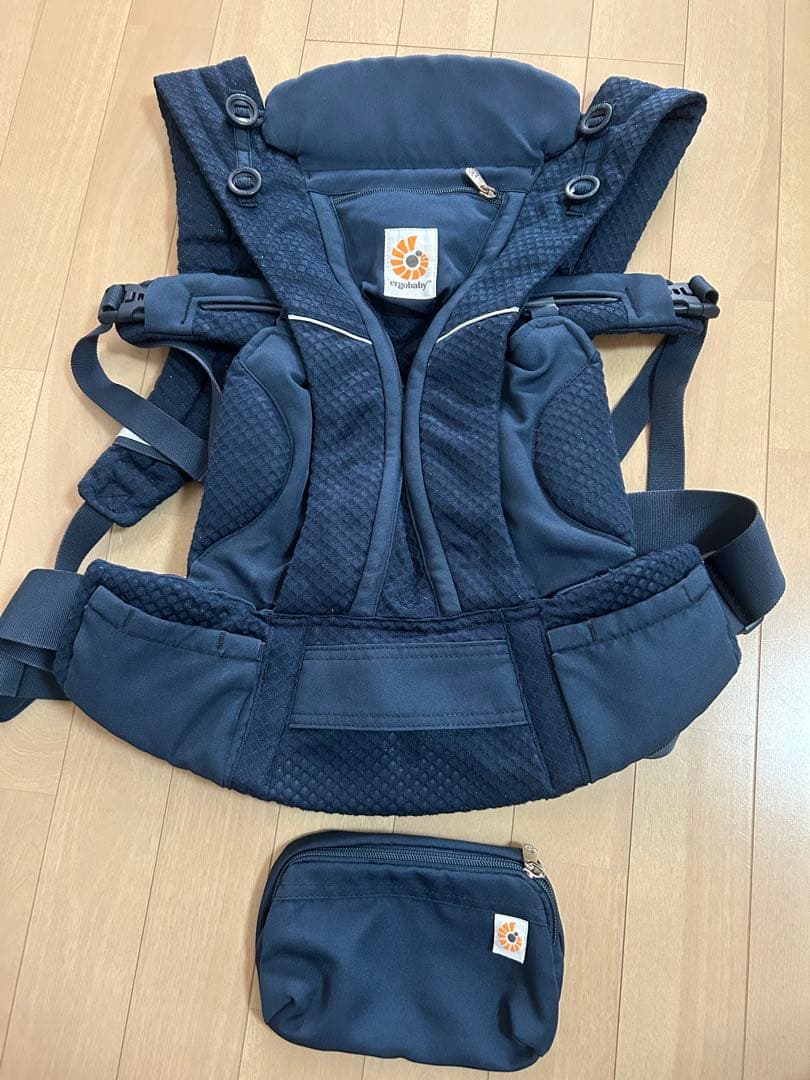（美品）ERGO ネイビー 抱っこ紐 メッシュ素材