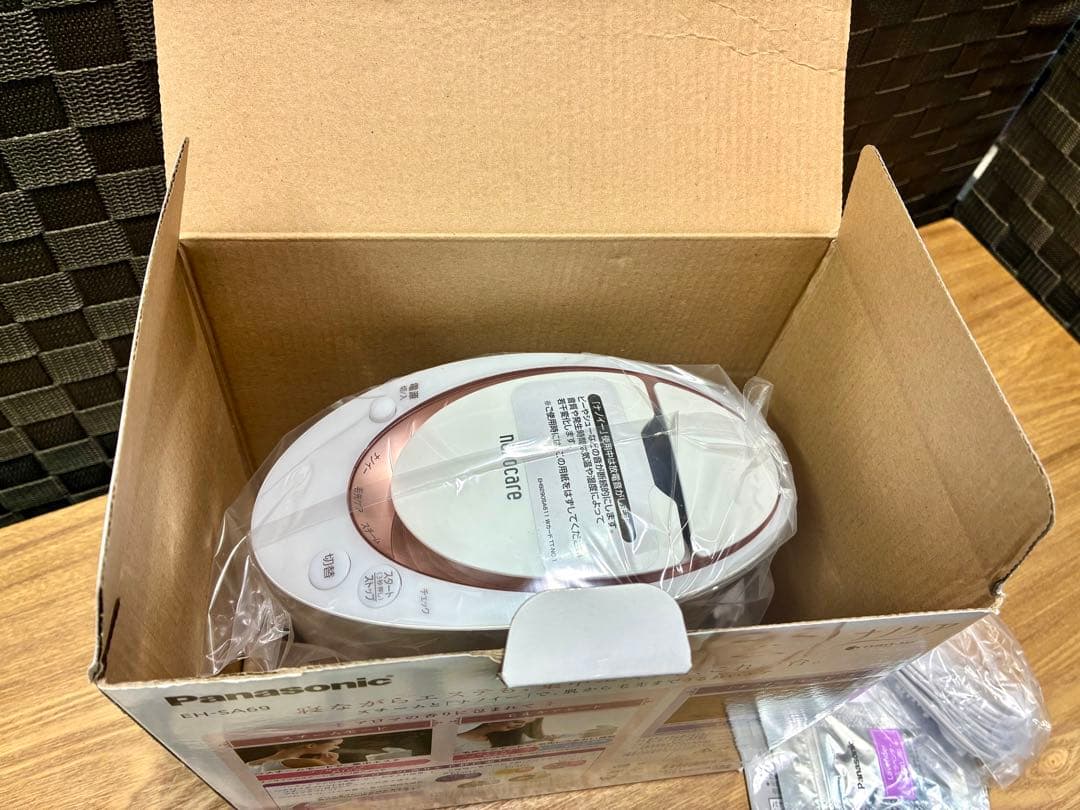 新品 未使用 Panasonic ナノケア フェイススチーマー EH-SA69