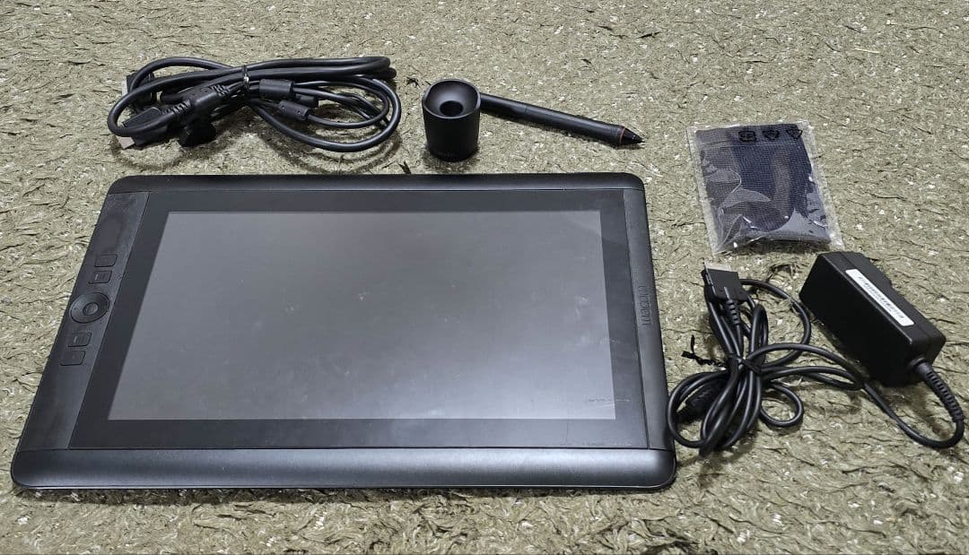 WACOM Cintiq 13HD ペンタブレット DTK-1301