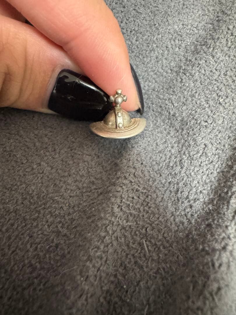 ヴィヴィアン ソリッドオーブ ピアス