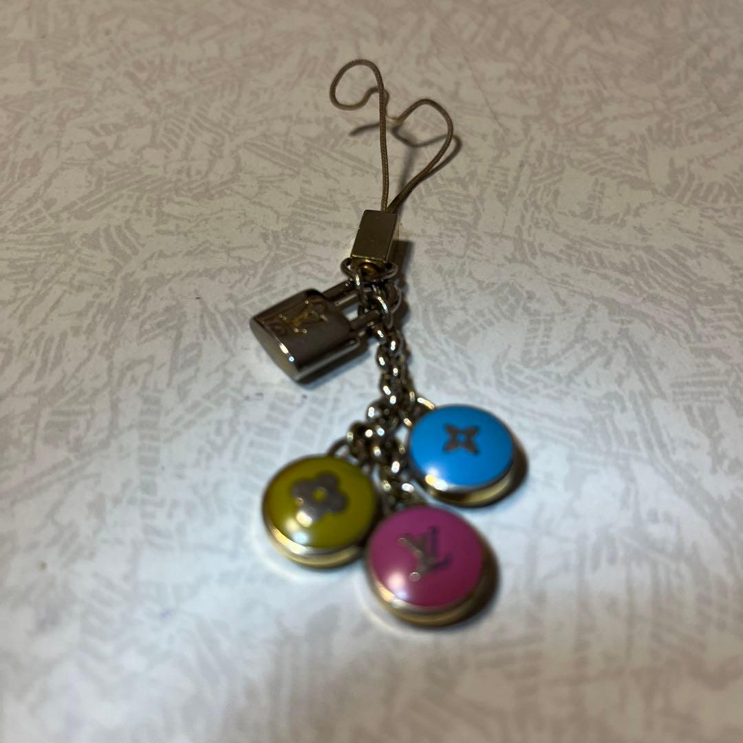 LV  チャーム付き携帯アクセサリー