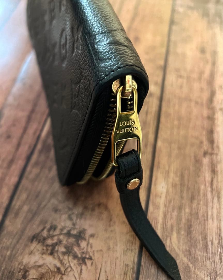 LOUISVUITTON ルイヴィトン　モノグラム　財布　ジッピー　ウォレット