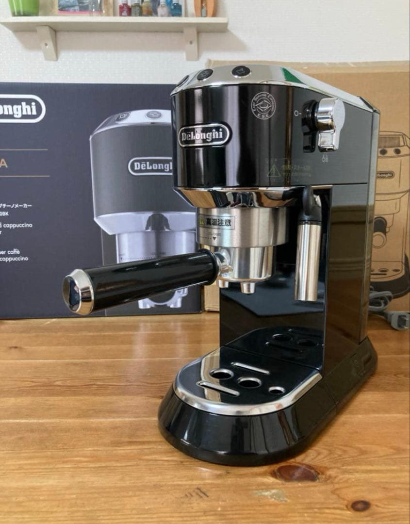 デロンギ デディカ EC680BK エスプレッソ・カプチーノメーカー