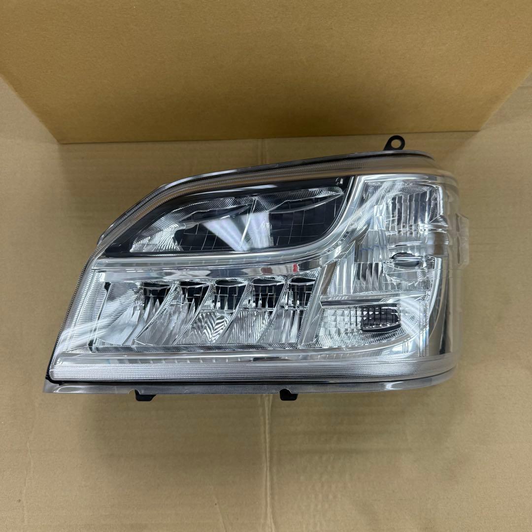 ダイハツ　ハイゼットトラック　左ヘッドライト