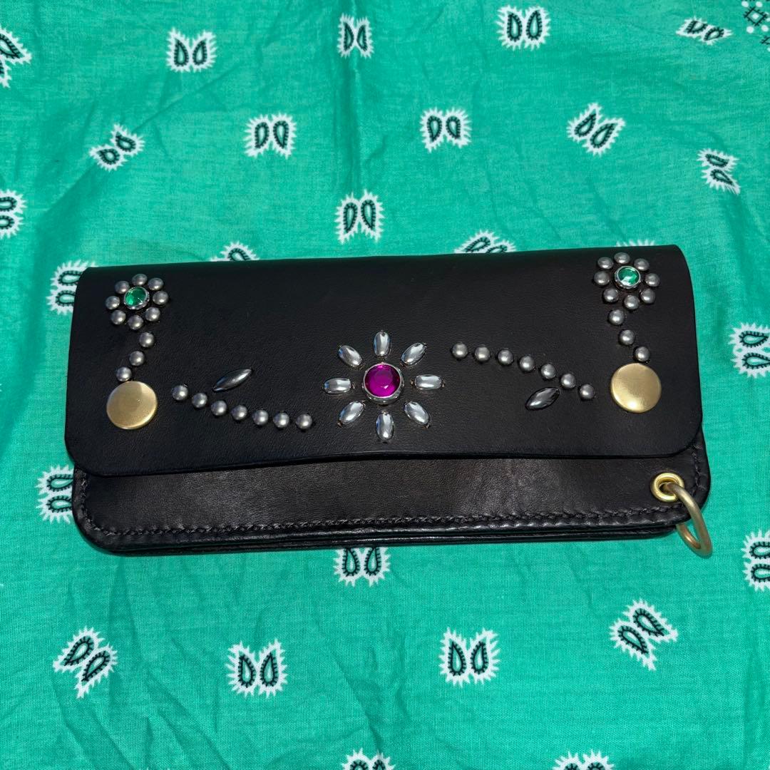 トラッカーウォレット　三層　ハンドメイド　牛ヌメ革　丘染め　スタッズ