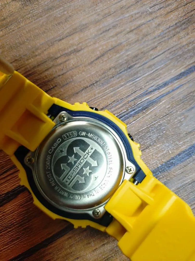 G-SHOCK　30周年モデル イエロー