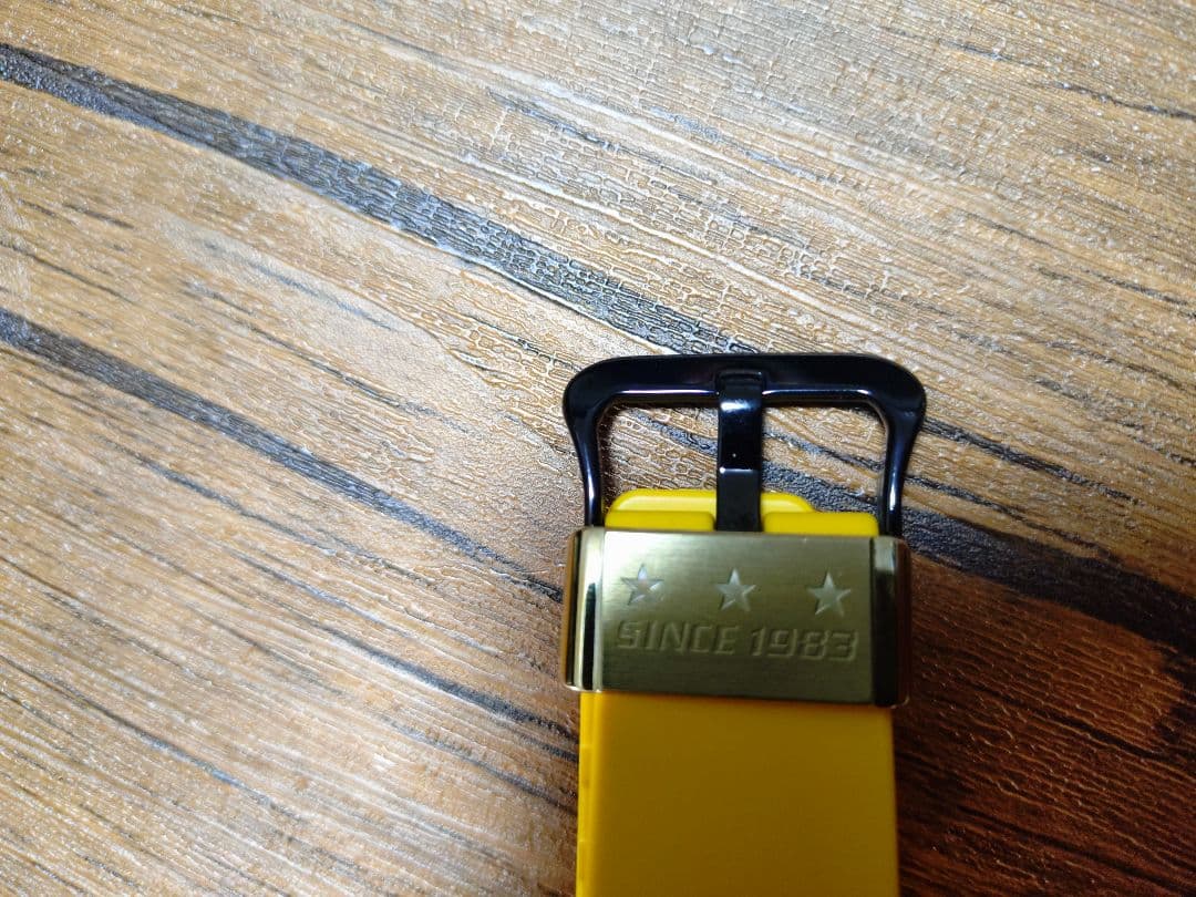 G-SHOCK　30周年モデル イエロー