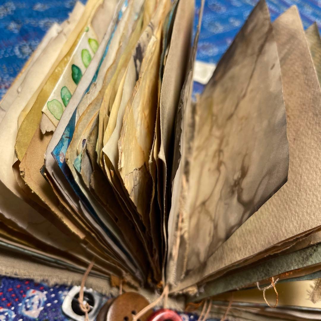 庭の本棚　 「襤褸の本12〜路地裏の本〜」 アートブック　ジャンクジャーナル