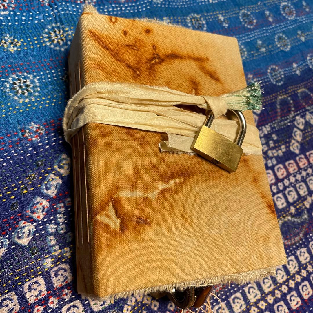 庭の本棚　 「襤褸の本12〜路地裏の本〜」 アートブック　ジャンクジャーナル