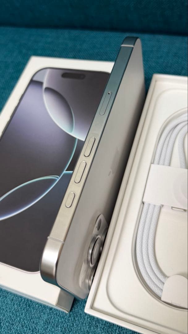 iPhone 16 Pro ホワイトチタニウム 256gb Sim free