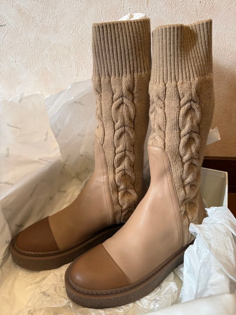 いちご MaxMara ベージュ ロングブーツ 14-79-60524