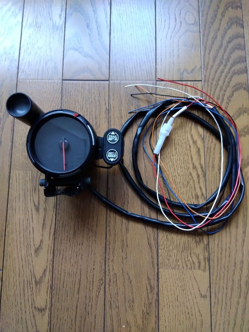 デフィ　Defi タコメーター　9000 80π レーサーゲージ　ホワイト中古