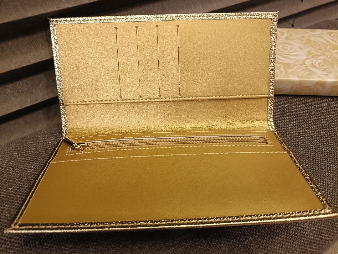 【新品】皇居 ゴールド 長財布　2つ折り　金