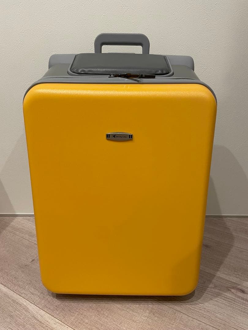 子供が乗れるキャリーケース クッションシート付き乗れるスーツケースイエロー 新品