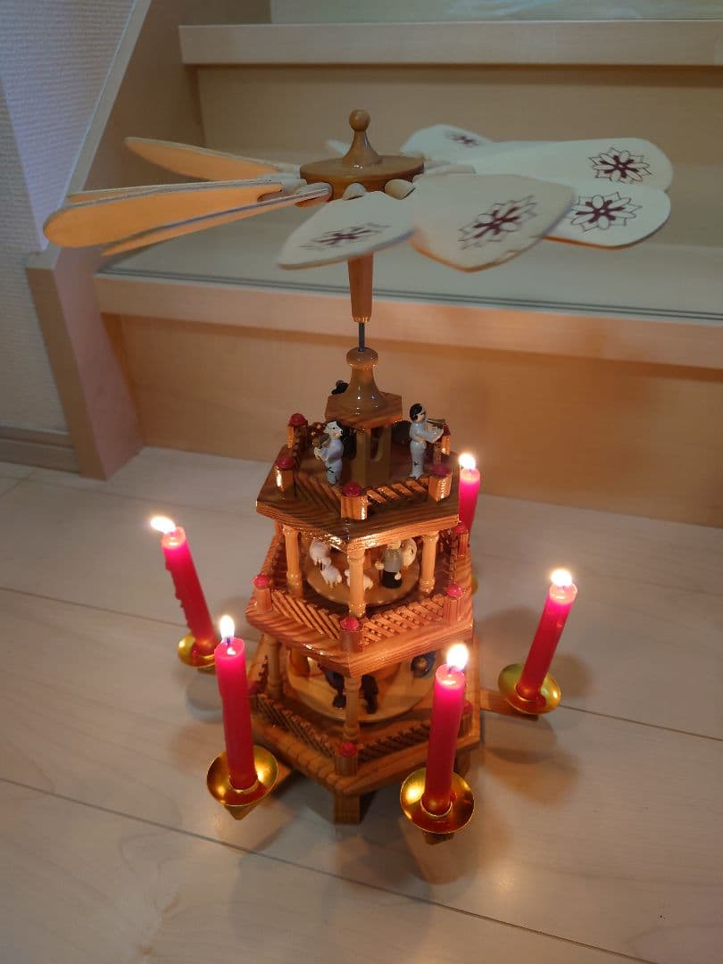クリスマスピラミッド　木製飾り　アンティーク 　クリスマス　置物