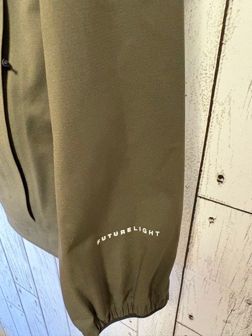 新品　The North Face フード付きナイロンジャケット ニュートープ