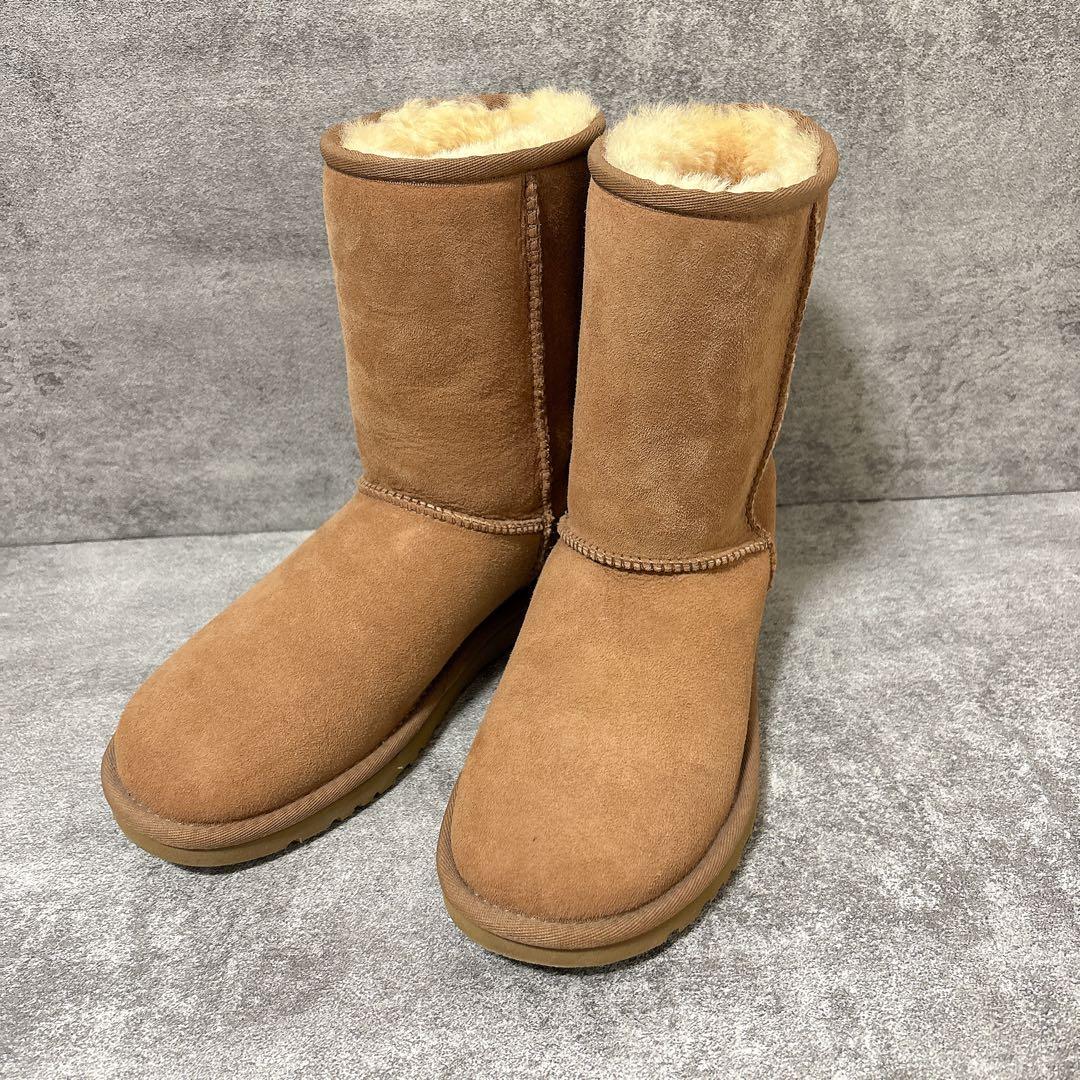 美品　UGG クラッシックショート　23cm ムートンブーツ