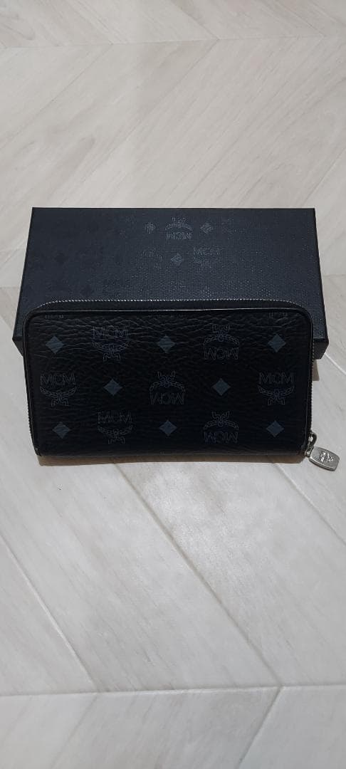 MCM スタッズレザー長財布