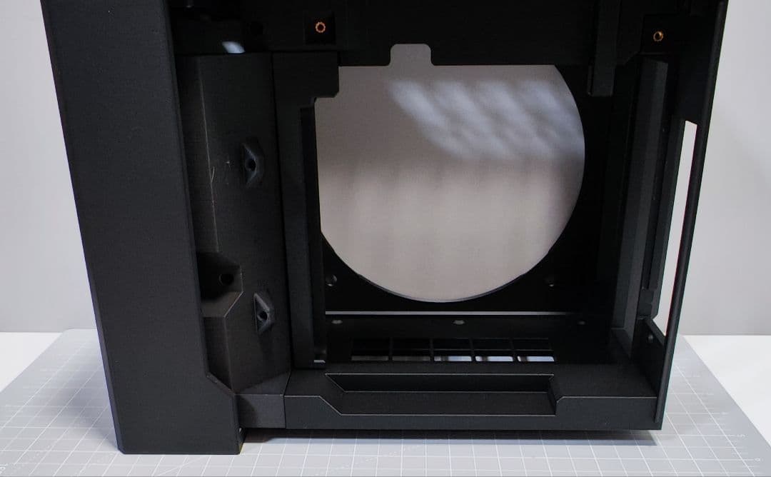 RTX8090 室外機型 miniITX PCケース 未使用