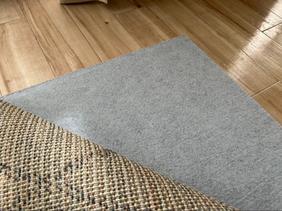 ニトリ　アクセントラグ&ラグパッドセット