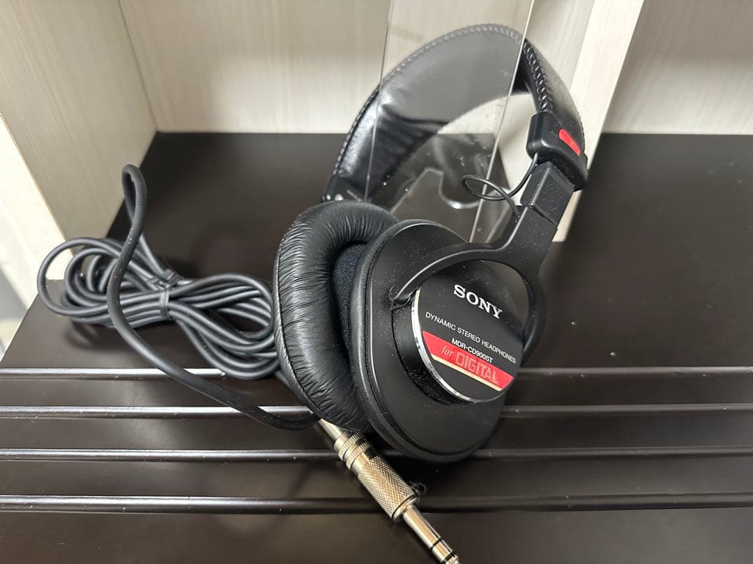 SONY 有線 密閉型スタジオモニターヘッドホン 黒 MDR-CD900ST