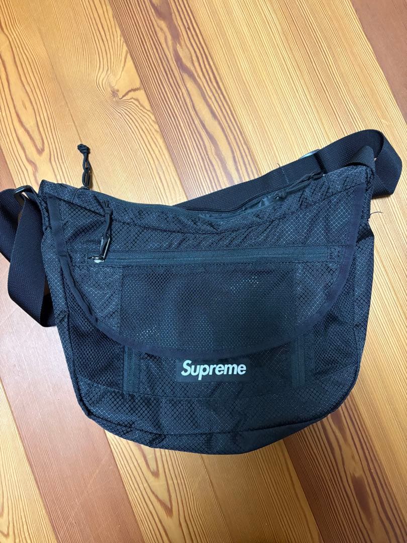 美品 22ss シュプリーム　メッセンジャーバッグ