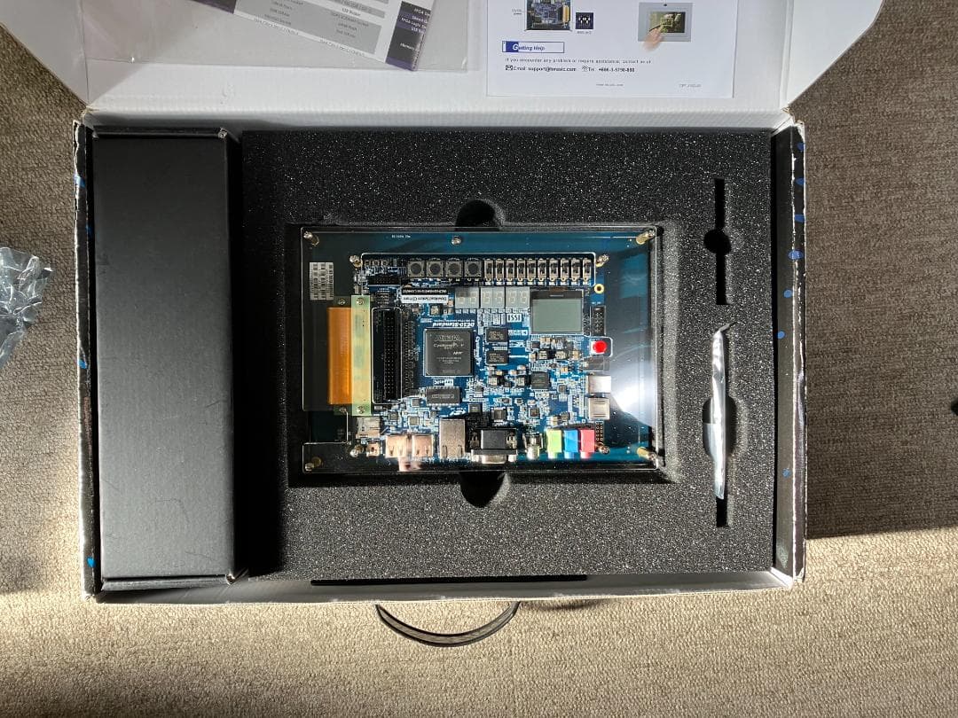 組込型コンプレックスロジック（FPGA、CPLD）評価ボード