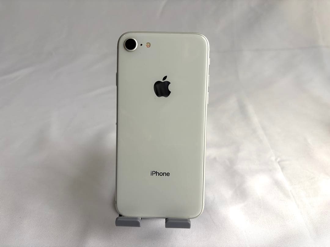 Apple iPhone 8 シルバー