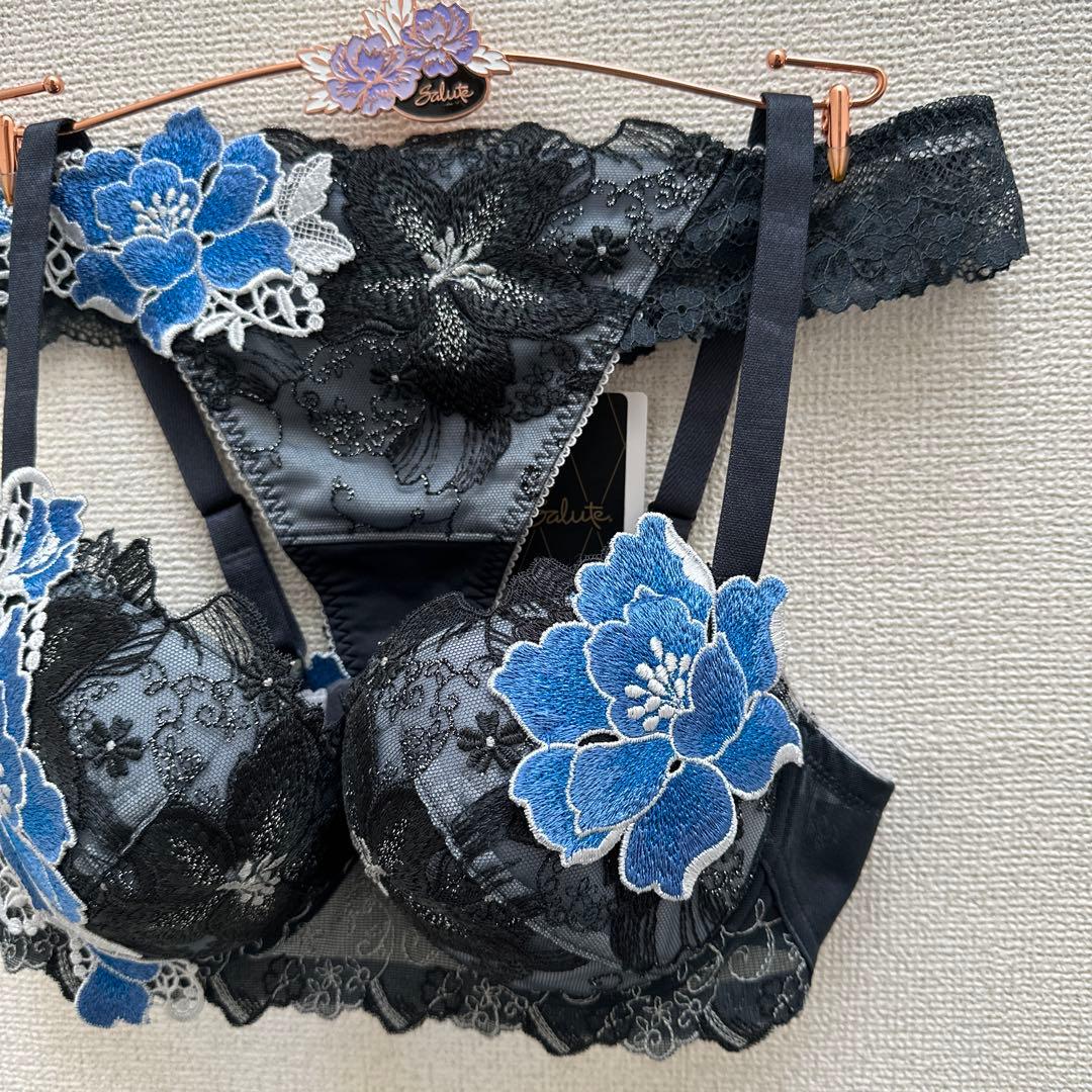 ワコール　サルート86G【新品】リボンの騎士ブラE70&ソングL セットGY