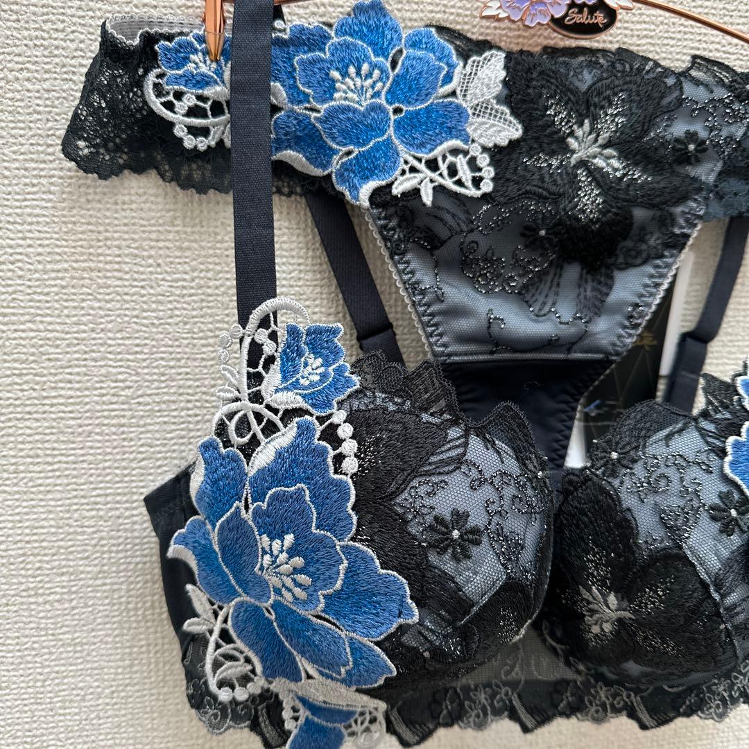 ワコール　サルート86G【新品】リボンの騎士ブラE70&ソングL セットGY