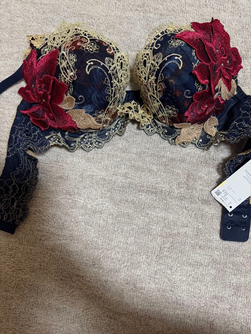 サルート90グループ、KO、F70/ソングM新品タグ付き！