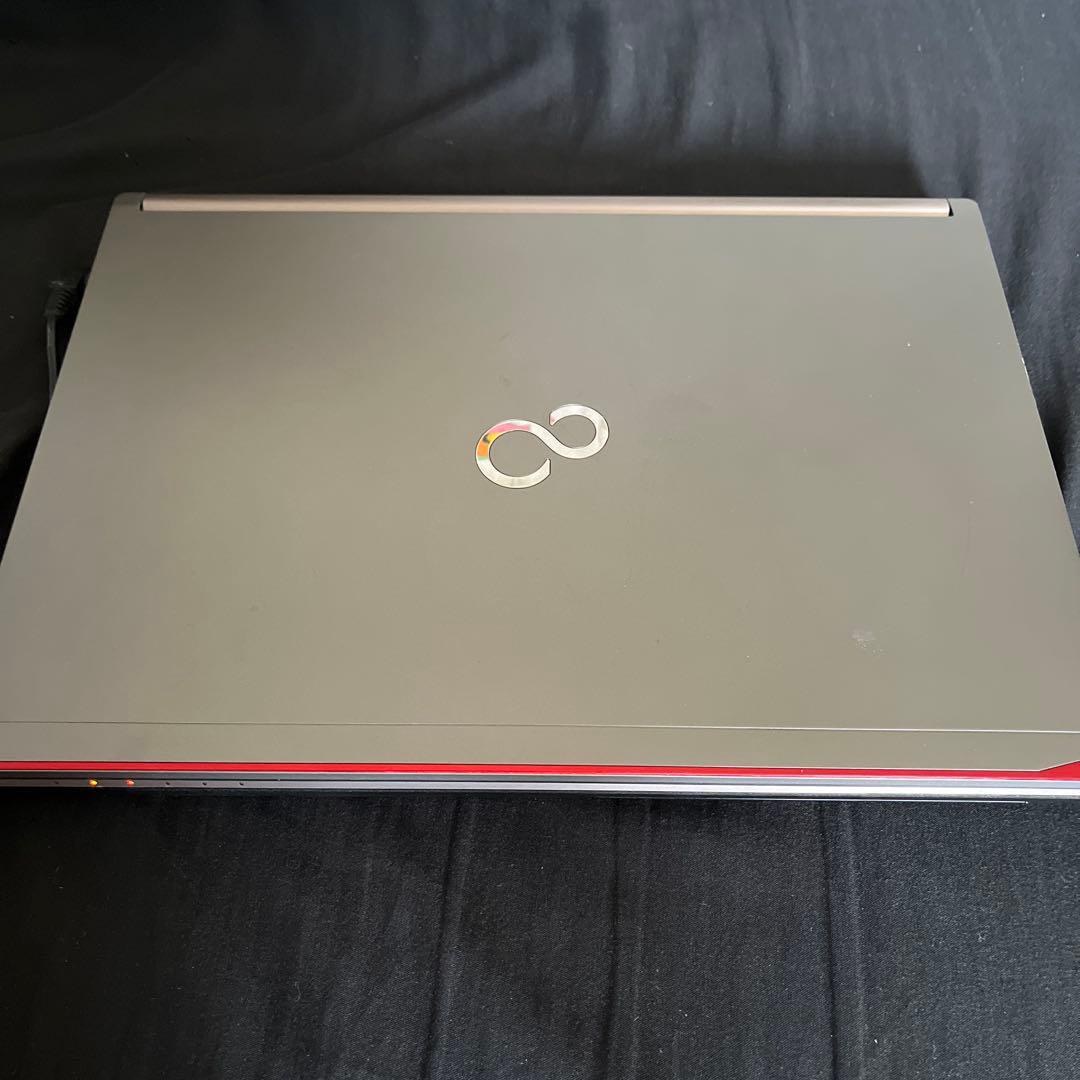 富士通製ノートパソコン「LIFEBOOK E736/P」