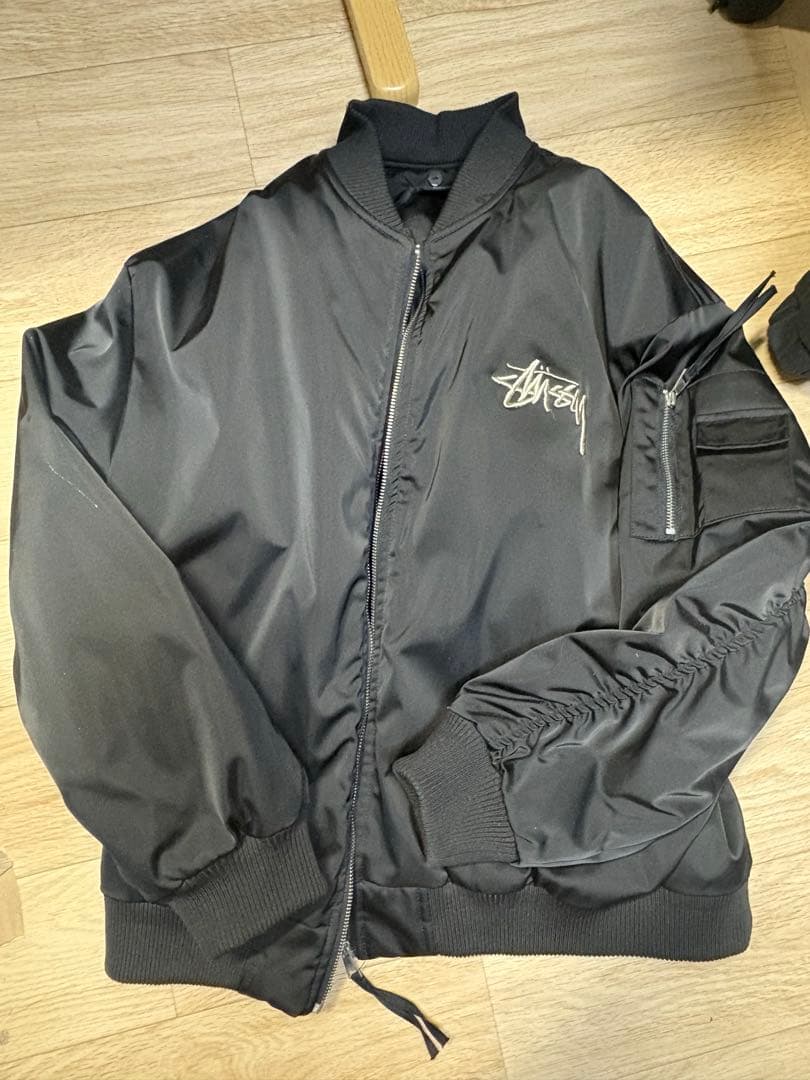 Stussy ブラック ナイロンジャケット