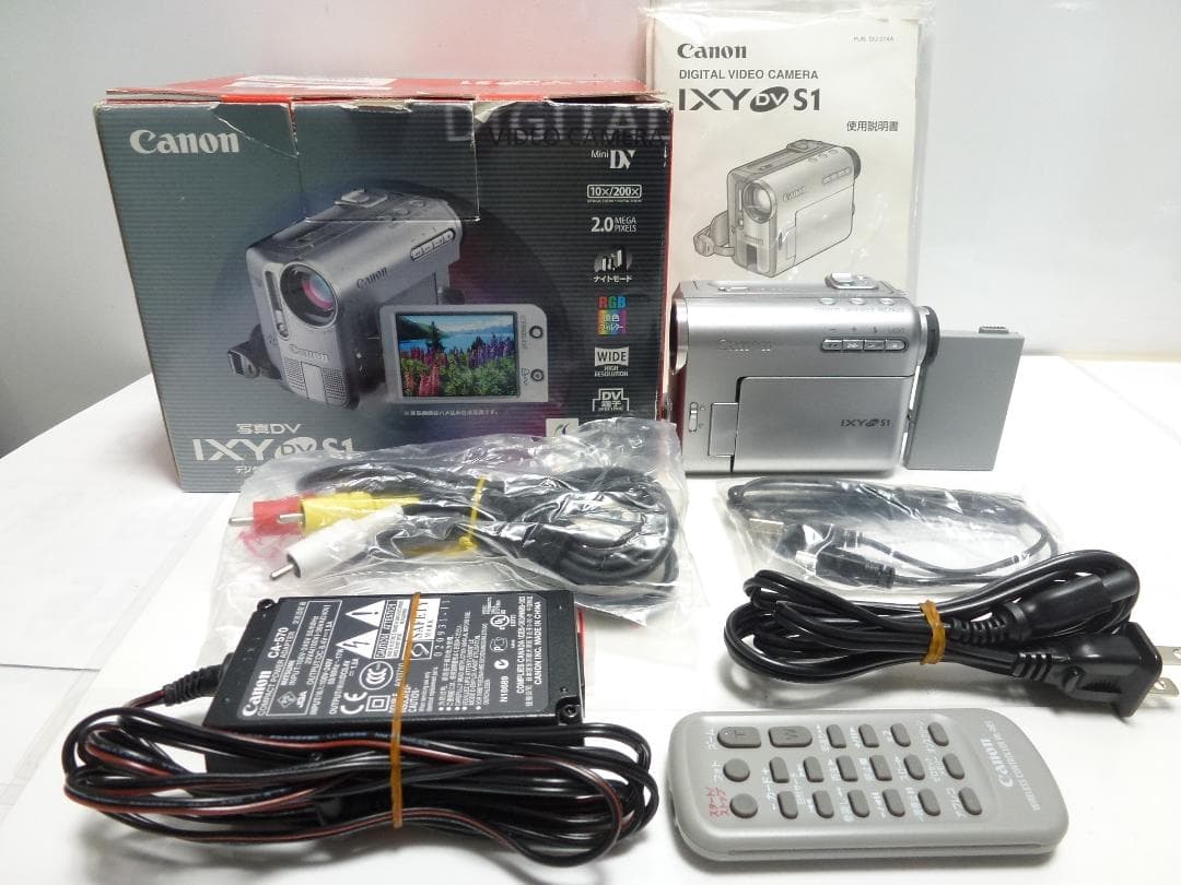 希少　動作品　キャノンビデオカメラ　DM-IXY DV S1　Mini DV